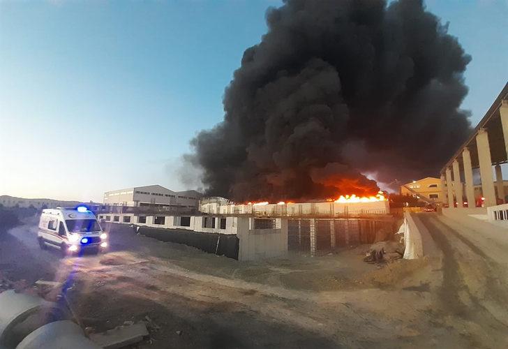 Silivri’de fabrikada yangın