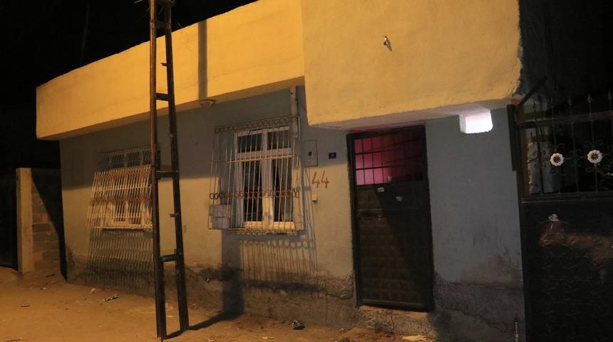 Adana'da korkunç olay! Cinnet getiren kişi önce babasını dövdü sonra kardeşini öldürdü