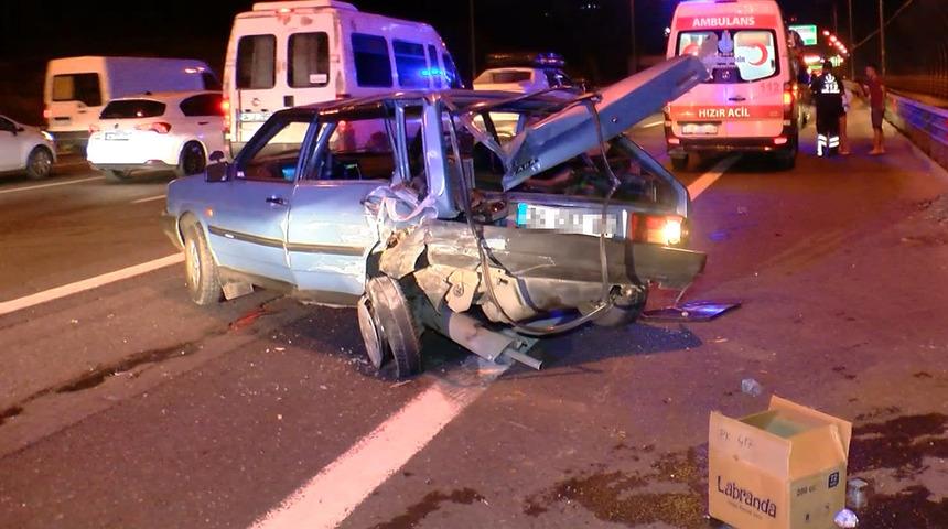 Ümraniye'de TEM Otoyolu'nda trafik kazası: 3'ü bebek ve çocuk 6 yaralı