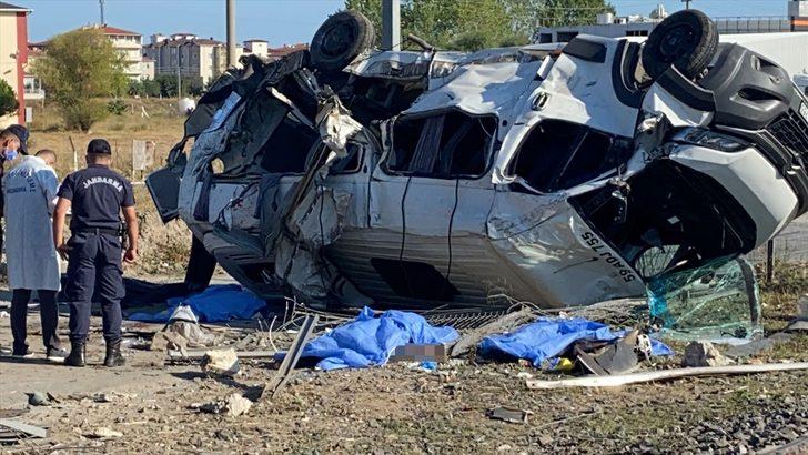 Tekirdağ'da yük treni işçileri taşıyan minibüse çarptı: 4 ölü, 7 yaralı G1