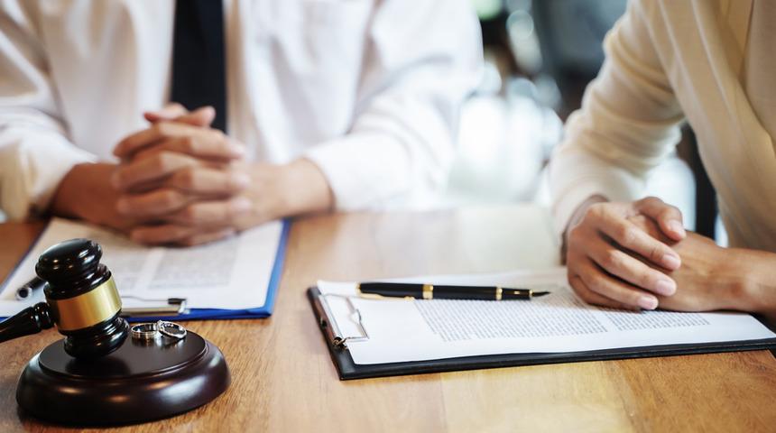 Yargıtay'dan emsal karar! Kocasının rızası olmadan estetik yaptırmak boşanma sebebi