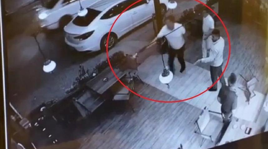 Dehşete düşüren anlar! Kafede husumetlisine kurşun yağdırdı