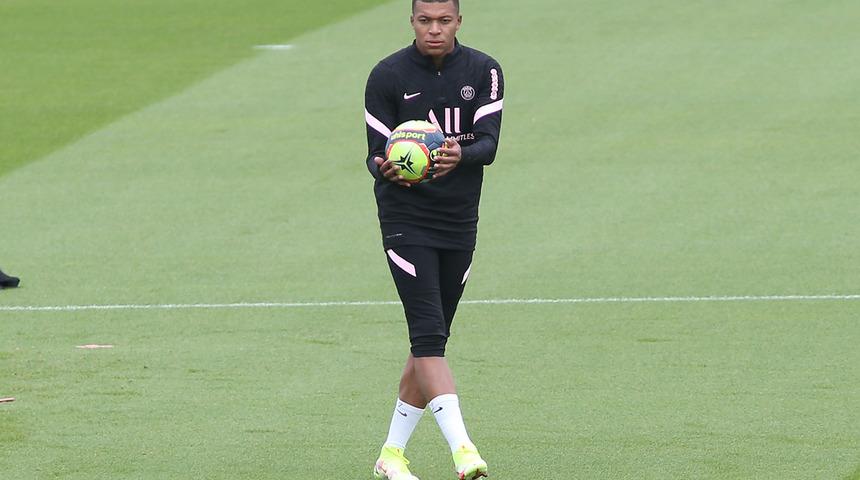 Tony Cascarino: "Mbappe geriye gidiyor"