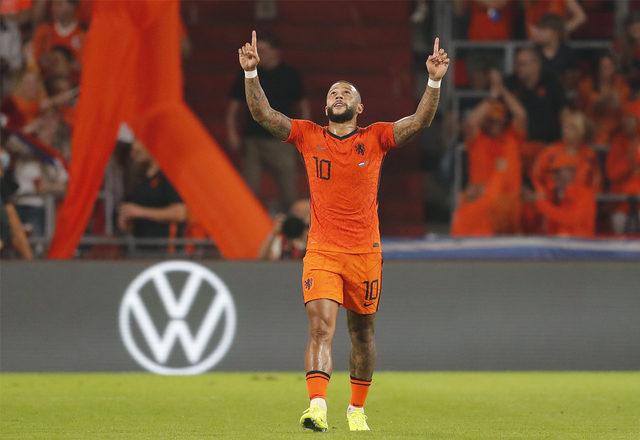 Hollanda 4-0 Karadağ (Maç sonucu)