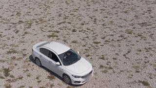 Kuruyan Akşehir Gölü'nün ortasında araçla gezilebiliyor: Bize veda eder durumda