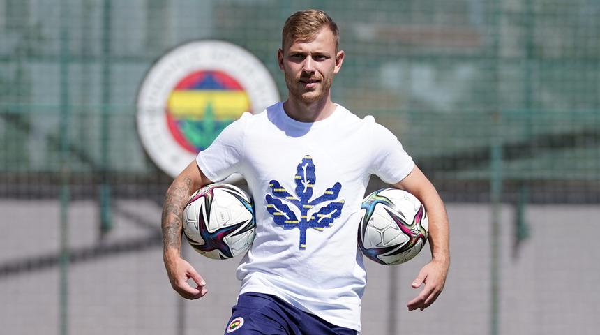  Max Meyer: Takımımız ve hocamız iyi, antrenmanlar sert geçiyor