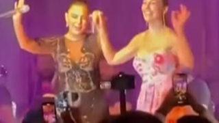 Ebru Gündeş ve Meryem Uzerli karşılıklı oynadı