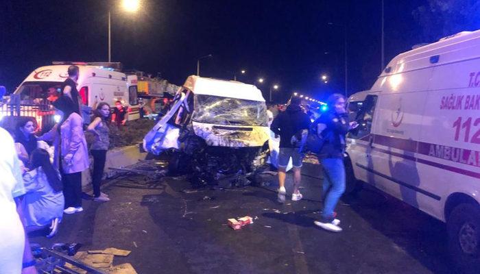İzmir'de zincirleme trafik kazası: 1'i ağır, 11 yaralı