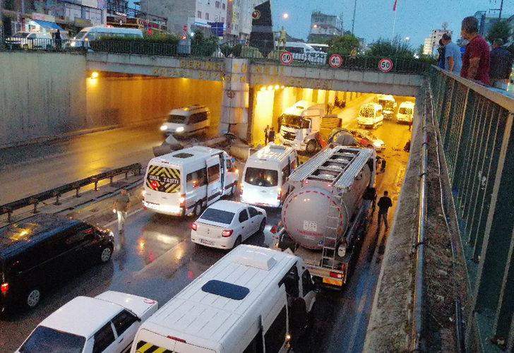 Kocaeli'nde feci kaza! 17 araç birbirine girdi G2