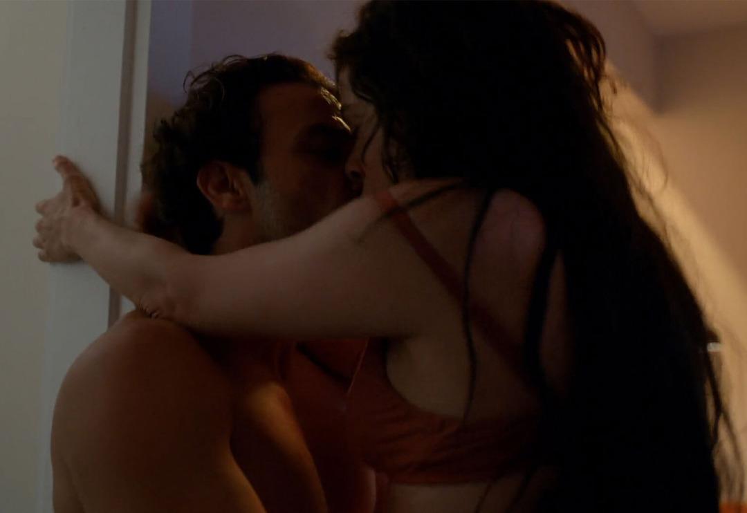 İlk ve Son dizisinin sevişme sahneleri g&uuml;ndem oldu! 