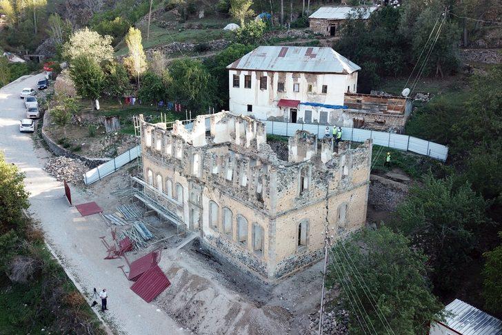 142 yıllık Sarı Mektep’te restorasyon çalışmaları devam ediyor G1