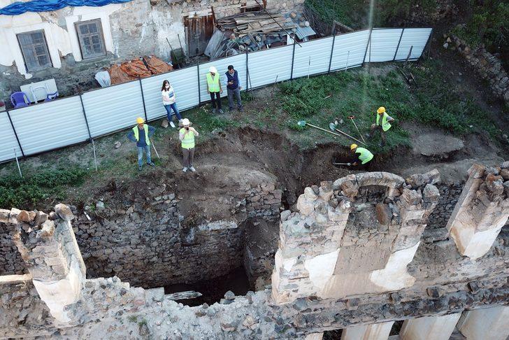 142 yıllık Sarı Mektep’te restorasyon çalışmaları devam ediyor G2