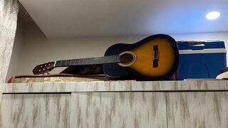 Gitarın içine gizli kamera yerleştirdi! Oğlunu uyuşturucu batağından kurtardı