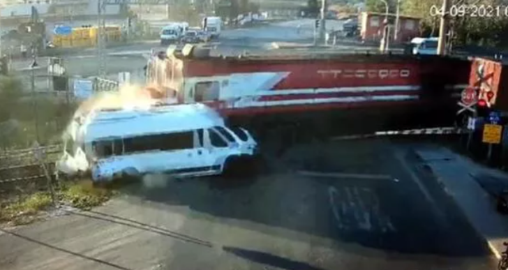 Tekirdağ'da trenin çarptığı minibüsün şoförünün ilk ifadesi G2