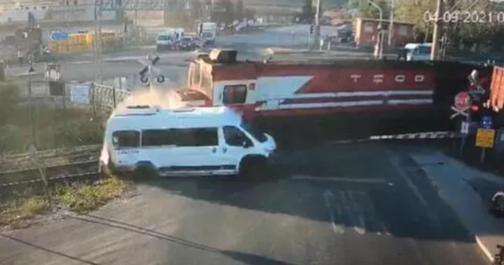 Tekirdağ'da trenin çarptığı minibüsün şoförünün ilk ifadesi G3