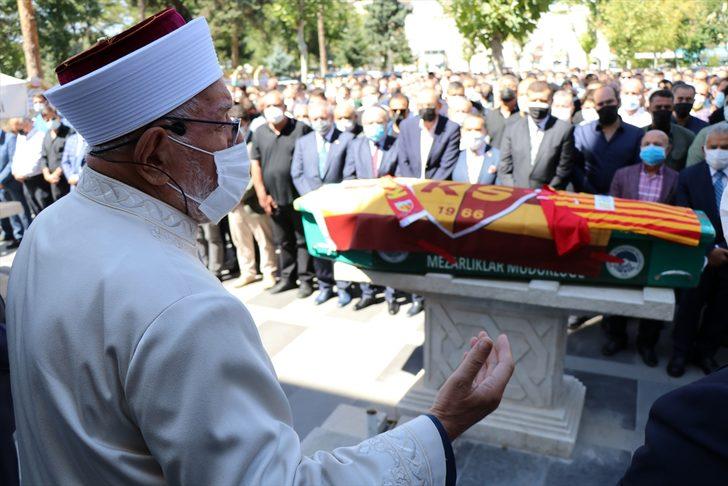 Kayserispor'un vefat eden eski başkanı Recep Mamur toprağa verildi G2