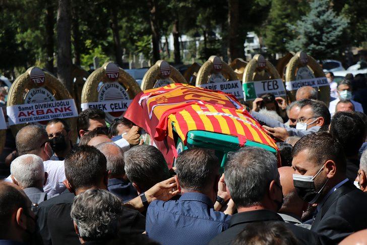 Kayserispor'un vefat eden eski başkanı Recep Mamur toprağa verildi G3