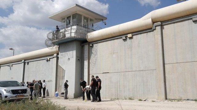 6 Filistinli İsrail hapishanesinden t&uuml;nel kazarak ka&ccedil;tı 1