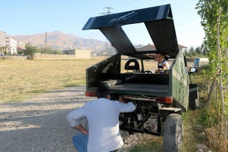 Bu kez kızını okula götürebilmek için hurda parçalardan araç yaptı! G1