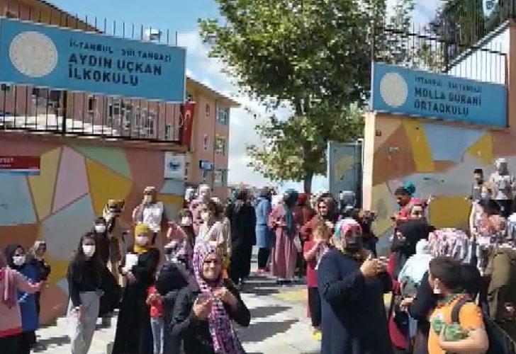 İstanbul'da freni patlayan servis öğrenci ve velilere çarptı! 4 yaralı G4