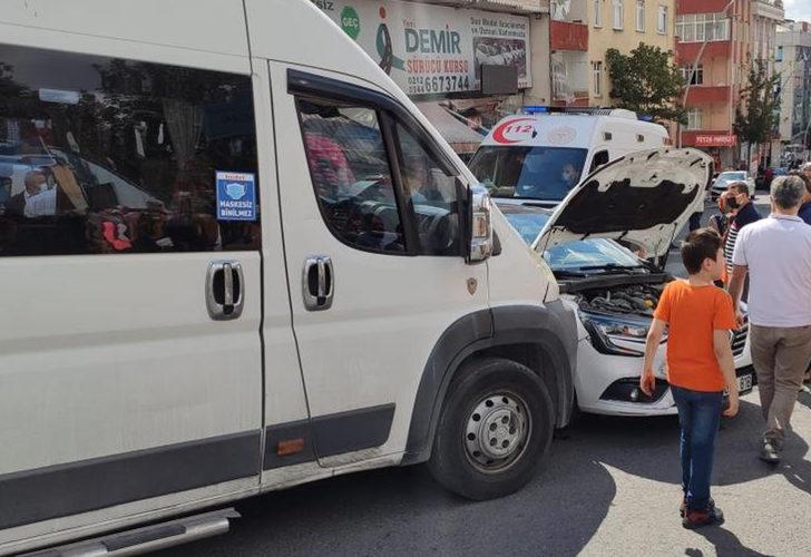 İstanbul'da freni patlayan servis öğrenci ve velilere çarptı! 4 yaralı G5