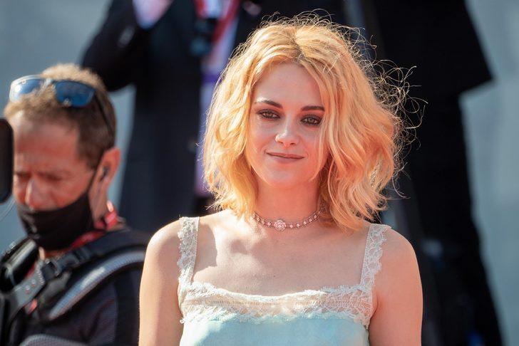 Venedik Film Festivali'ne katılan Kristen Stewart'ın kıyafeti tartışma yarattı G5