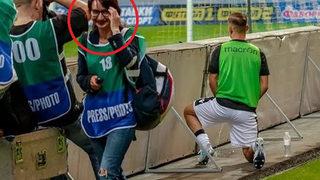 Pelkas, kadın gazetecinin yanında idrarını yaptı!