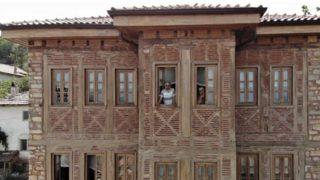 Bu köye gelenler milyonluk konakta ücretsiz konaklama fırsatına erişiyor