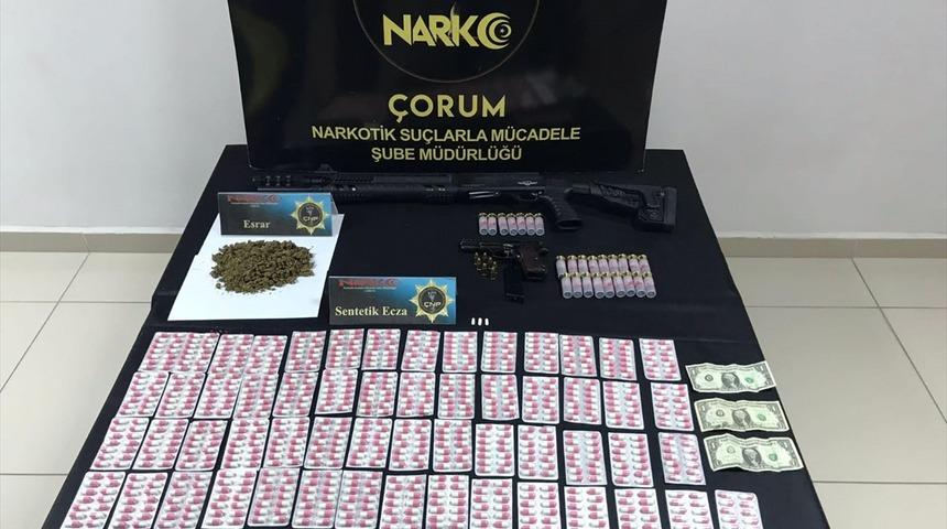 Çorum'da uyuşturucu zanlısı ikinci kattan atlayıp yaralı halde kaçmaya çalıştı