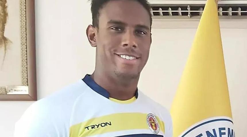 Balotelli'nin kardeşi Menemenspor'a transfer oldu