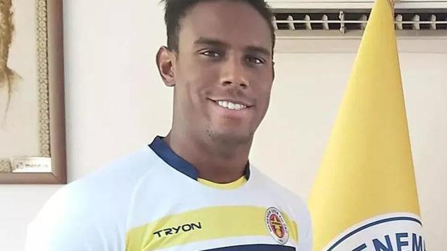 Balotelli'nin kardeşi Menemenspor'a transfer oldu