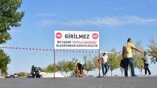 Almanya'da yaşayan Türk vatandaşı arsasından geçen yolu kapattı