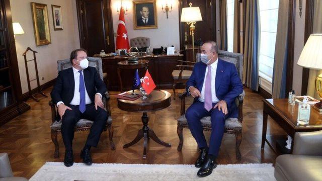 AB Komiseri Varhelyi’nin Ziyaretinde Gündem Göç ve Ticaret