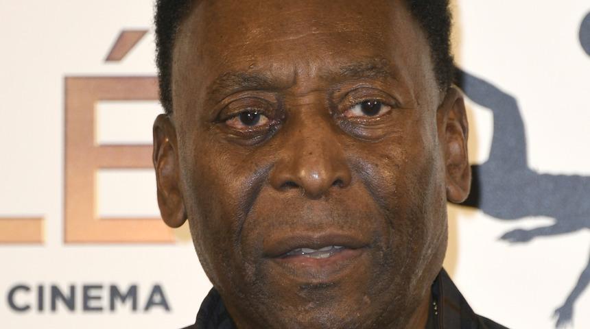 Pele, kolon kanseri ameliyatı olduğunu açıkladı