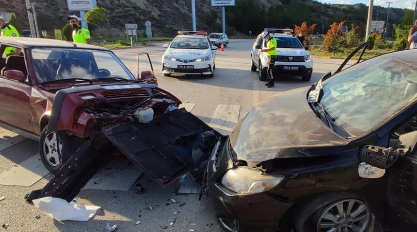 Karabük'te feci kaza: 6 kişi yaralandı