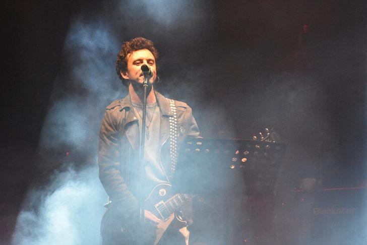 Bilecik'in düşman işgalinden kurtuluşunun 99'uncu yıl dönümü etkinliklerinde Buray konser verdi G3