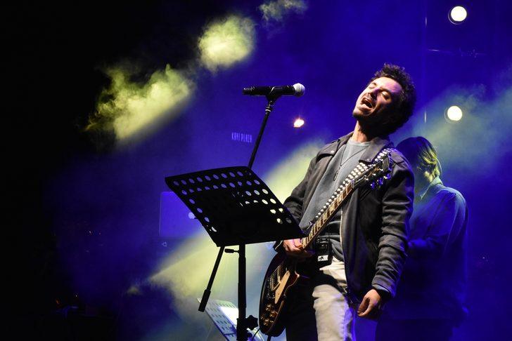 Bilecik'in düşman işgalinden kurtuluşunun 99'uncu yıl dönümü etkinliklerinde Buray konser verdi G5