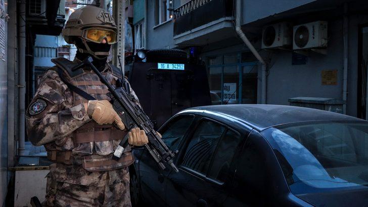 GÜNCELLEME - Bursa'da uyuşturucu satıcılarına yönelik "şafak" operasyonunda 69 şüpheli yakalandı G4
