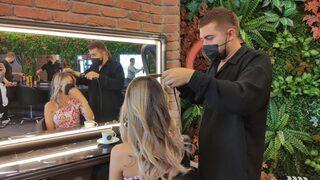 Kadın müşterilerinin dertlerini dinlemeye daha fazla dayanamadı, meslek değiştirdi