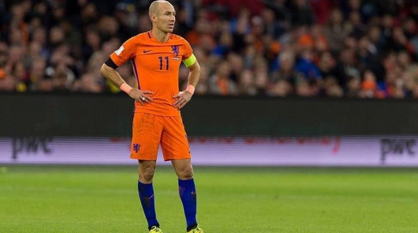 Arjen Robben kimdir? Robben Hollanda Milli Takımı bıraktığını a&ccedil;ıkladı!