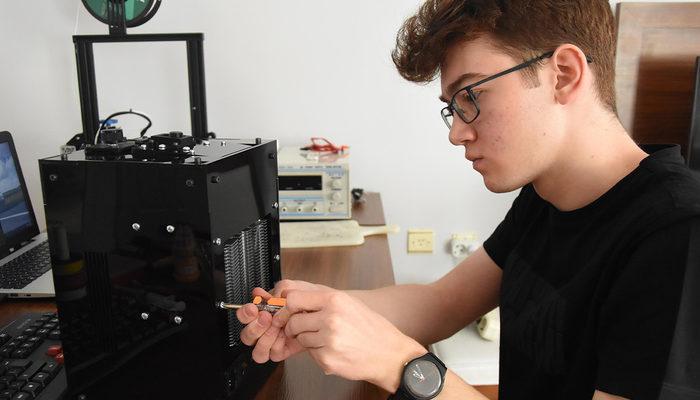 17 yaşındaki lise öğrencisi PCR cihazı üretti! 