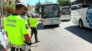 Aşı ve PCR testi zorunluluğu sonrası denetim! Hepsi tek tek otobüslerden indirildi