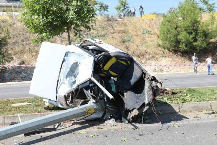 Gaziantep'te korkunç kaza! Otomobil ikiye ayrıldı: 2 ölü, 2 yaralı G1