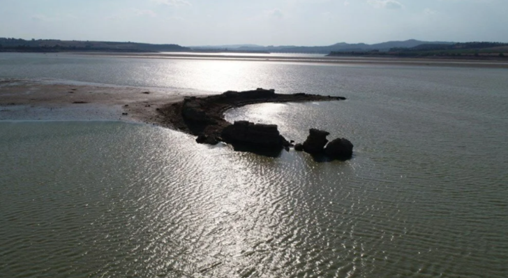 Kuraklık nedeniyle sular çekildi, Agusta Antik Kenti gün yüzüne çıktı  G2