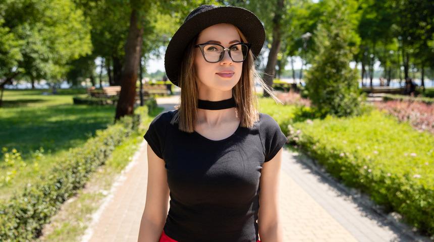 Güneşte koyu renk giyin