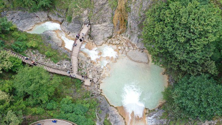 Doğal güzelliğiyle hayran bırakan "Mavigöl" turistlerin uğrak yeri oldu G2