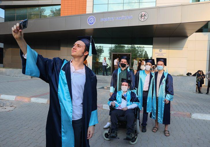 Mütercim tercümanlık bölümünü bitiren kas hastası Furkan, hayallerine kavuştu G2