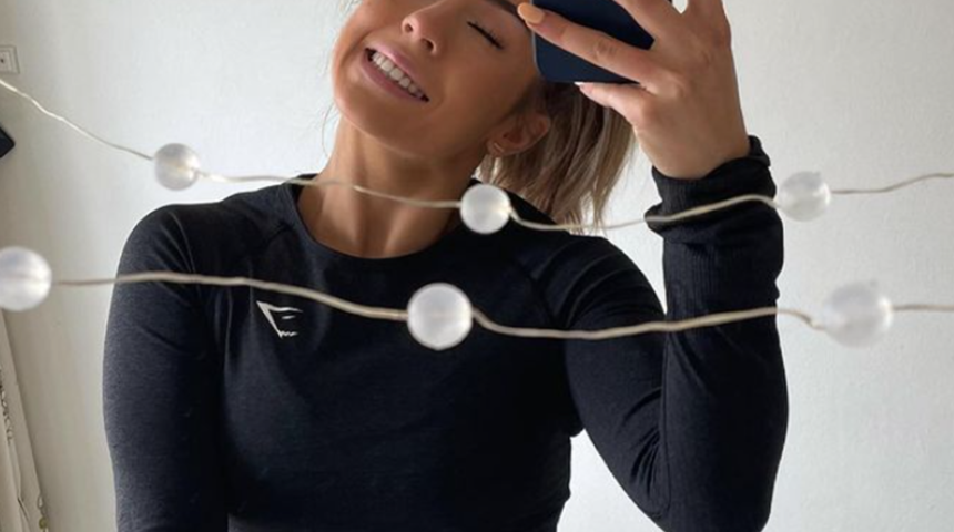 Sosyal medyanın gerçek olmadığını gösterdi! En doğal halini takipçileriyle paylaştı