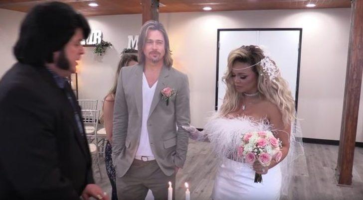 Aşık oldukları ünlülerin kartonlarıyla evlenen insanlar herkesi şaşırttı G5