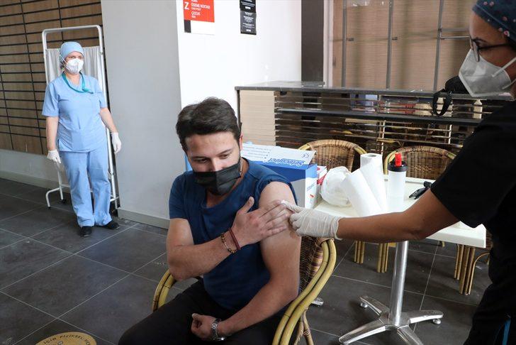 Aşılama oranı en yüksek illerden Edirne'de mobil aşı ekipleri etkin rol oynuyor G1